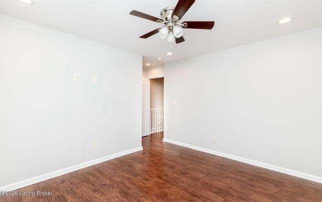 11516 Bellewood Garden Ct, Louisville, KY 40223