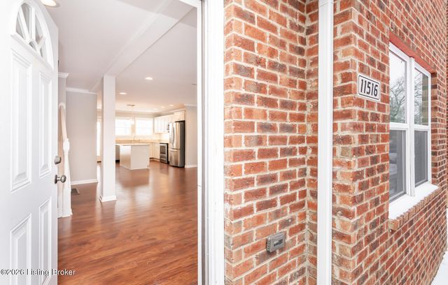 11516 Bellewood Garden Ct, Louisville, KY 40223