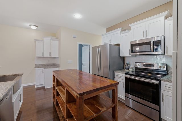 1300 Villa Cir, Lebanon, TN 37090