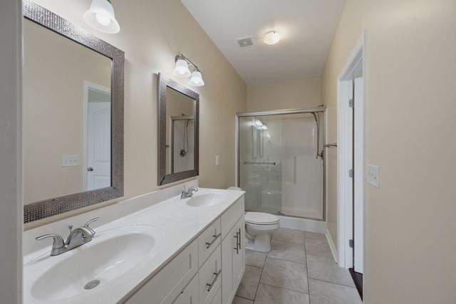 1300 Villa Cir, Lebanon, TN 37090
