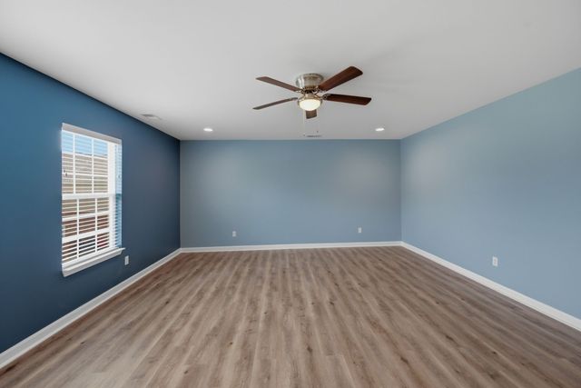 1300 Villa Cir, Lebanon, TN 37090