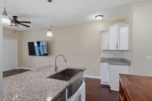 1300 Villa Cir, Lebanon, TN 37090