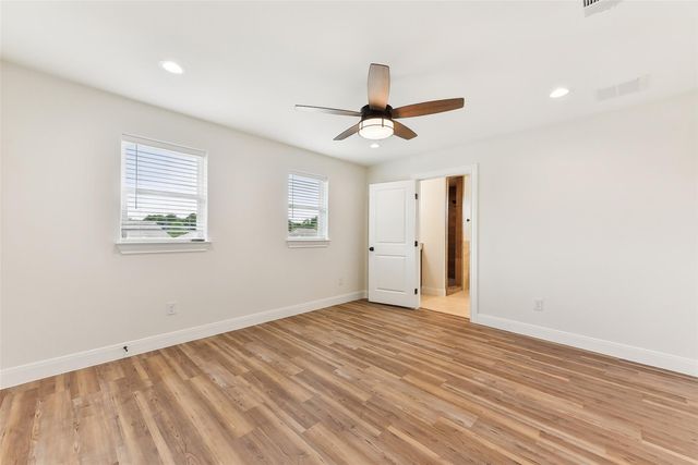 112 Callie ST, Smithville, TX 78957