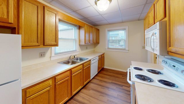 1320 East Pea Ridge Road, Huntington, WV 25705