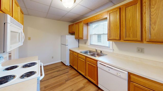 1320 East Pea Ridge Road, Huntington, WV 25705