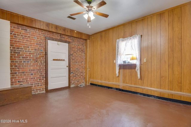 201 N Wilmington Street, Richlands, NC 28574