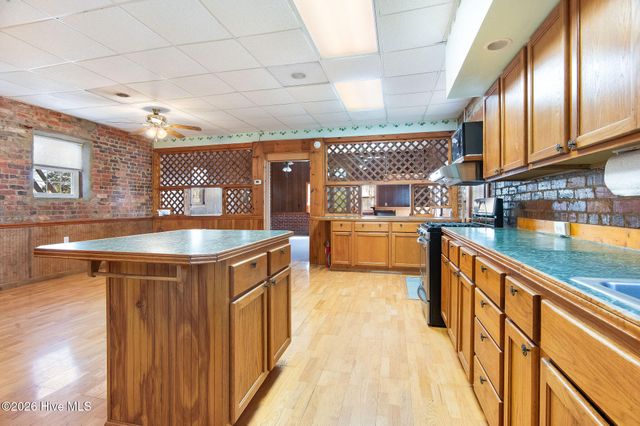 201 N Wilmington Street, Richlands, NC 28574