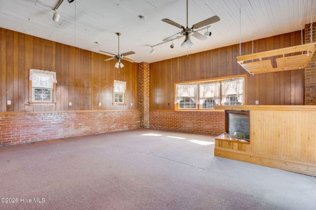 201 N Wilmington Street, Richlands, NC 28574