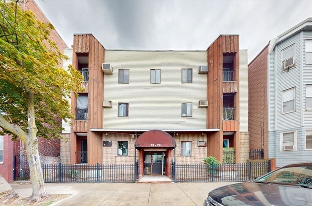 72-74 Chelsea St 9, Boston, MA 02128