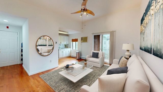 72-74 Chelsea St 9, Boston, MA 02128