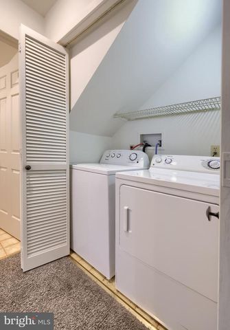 211 WILLOW VALLEY DR, Lancaster, PA 17602