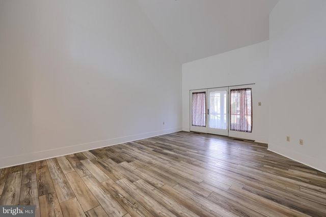 211 WILLOW VALLEY DR, Lancaster, PA 17602