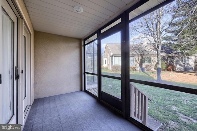 211 WILLOW VALLEY DR, Lancaster, PA 17602