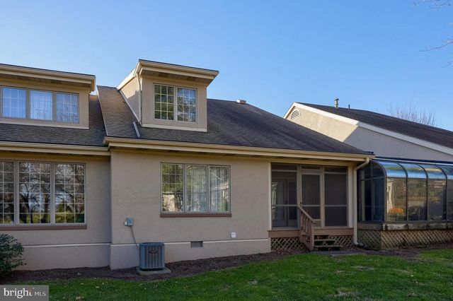 211 WILLOW VALLEY DR, Lancaster, PA 17602