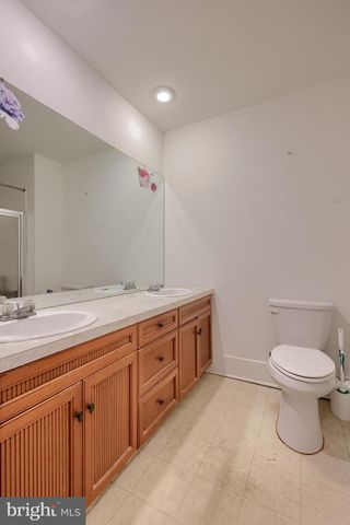 211 WILLOW VALLEY DR, Lancaster, PA 17602