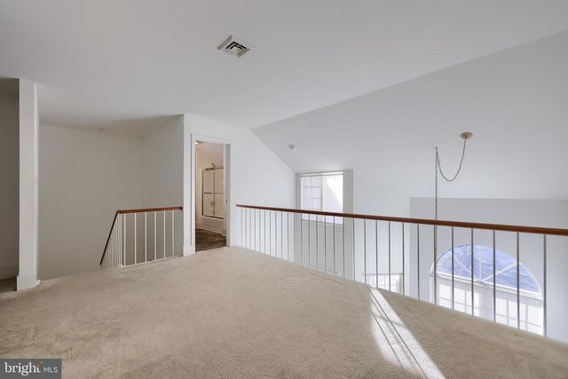 211 WILLOW VALLEY DR, Lancaster, PA 17602