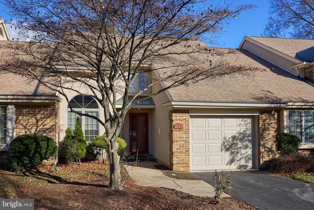 211 WILLOW VALLEY DR, Lancaster, PA 17602