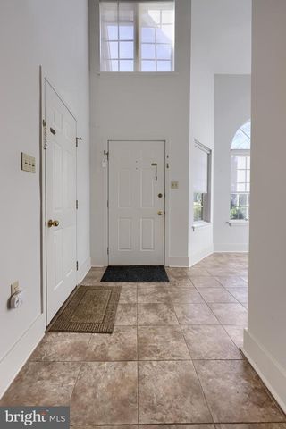 211 WILLOW VALLEY DR, Lancaster, PA 17602