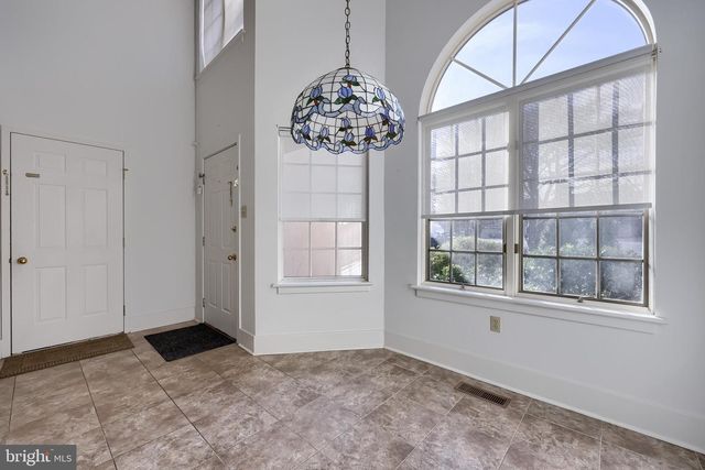 211 WILLOW VALLEY DR, Lancaster, PA 17602