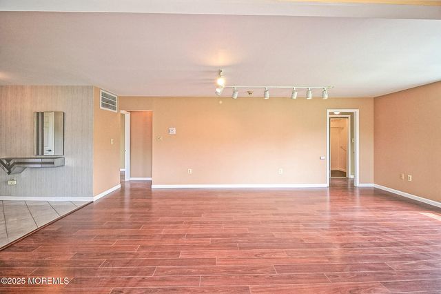 2A Bristol Court, Monroe, NJ 08831