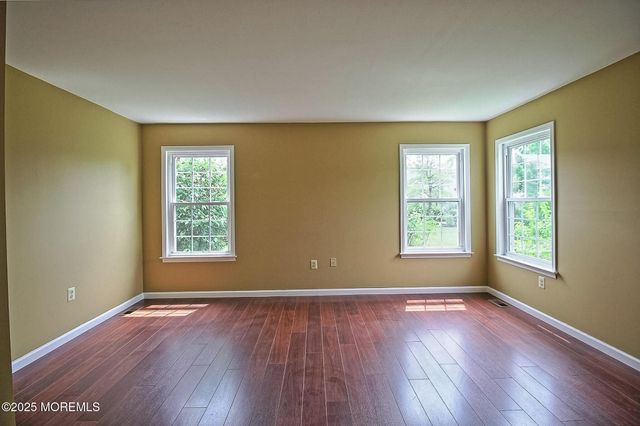 2A Bristol Court, Monroe, NJ 08831