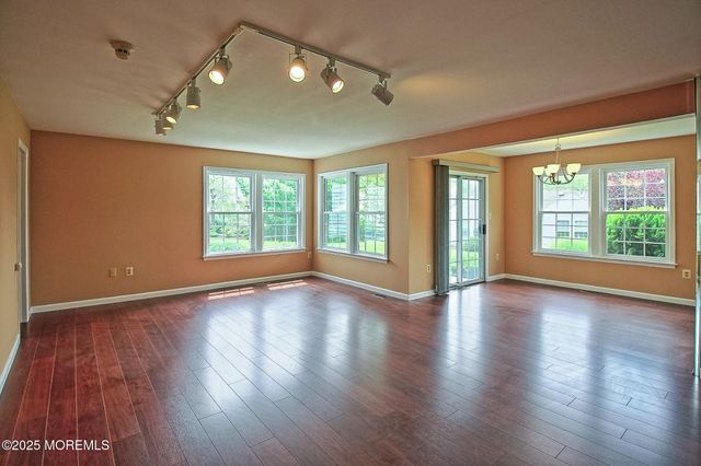 2A Bristol Court, Monroe, NJ 08831