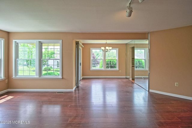 2A Bristol Court, Monroe, NJ 08831