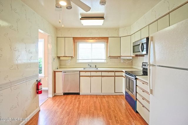 2A Bristol Court, Monroe, NJ 08831