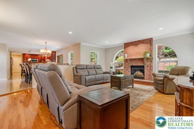 1376 Buck Ridge Drive, Hamilton Twp, PA 18360