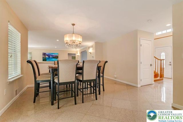 1376 Buck Ridge Drive, Hamilton Twp, PA 18360