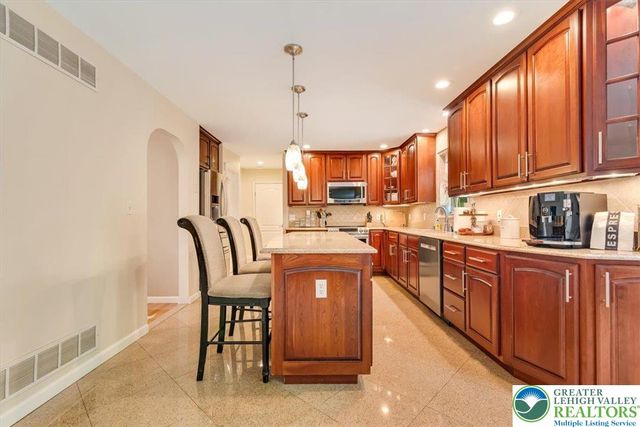1376 Buck Ridge Drive, Hamilton Twp, PA 18360