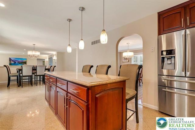 1376 Buck Ridge Drive, Hamilton Twp, PA 18360