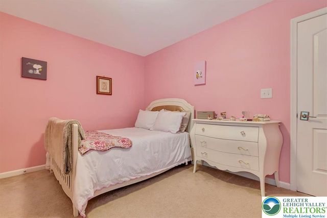 1376 Buck Ridge Drive, Hamilton Twp, PA 18360