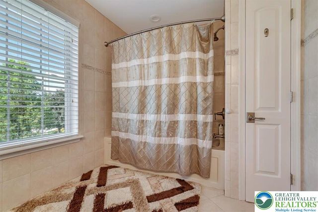 1376 Buck Ridge Drive, Hamilton Twp, PA 18360