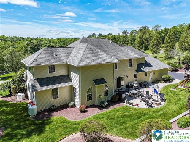 1376 Buck Ridge Drive, Hamilton Twp, PA 18360