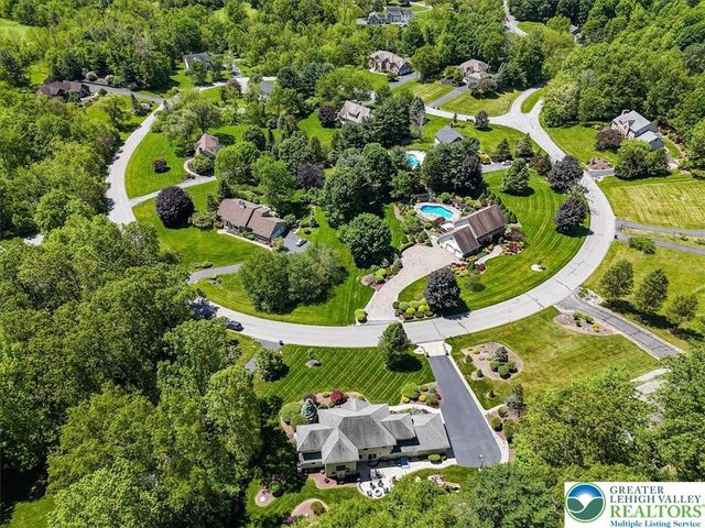 1376 Buck Ridge Drive, Hamilton Twp, PA 18360