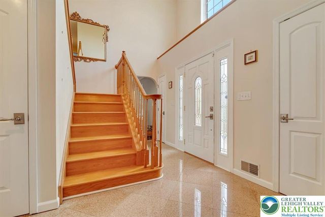 1376 Buck Ridge Drive, Hamilton Twp, PA 18360