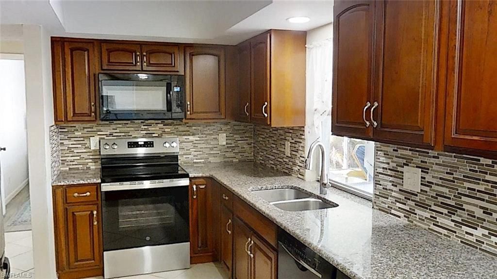130 Bermuda RD, MARCO ISLAND, FL 34145 — photo 4