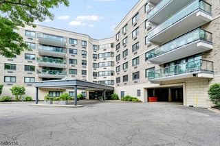 609 W S Orange Ave 2N, South Orange Village Twp., NJ 07079