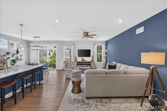 656 Moffett Laurel Drive, Lake St Louis, MO 63367