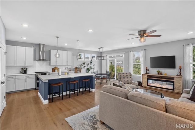 656 Moffett Laurel Drive, Lake St Louis, MO 63367