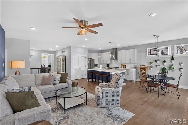 656 Moffett Laurel Drive, Lake St Louis, MO 63367
