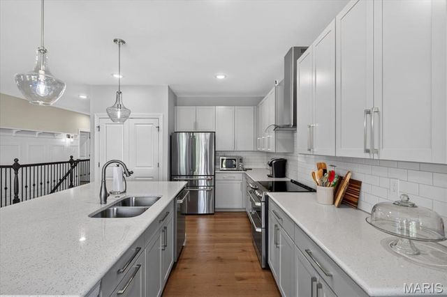 656 Moffett Laurel Drive, Lake St Louis, MO 63367