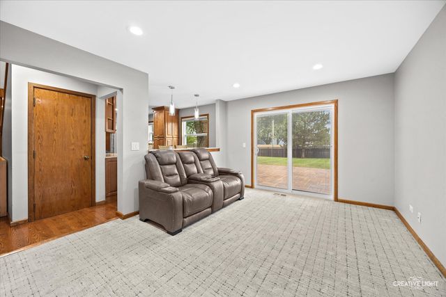 2960 Middlebury Court, Aurora, IL 60504