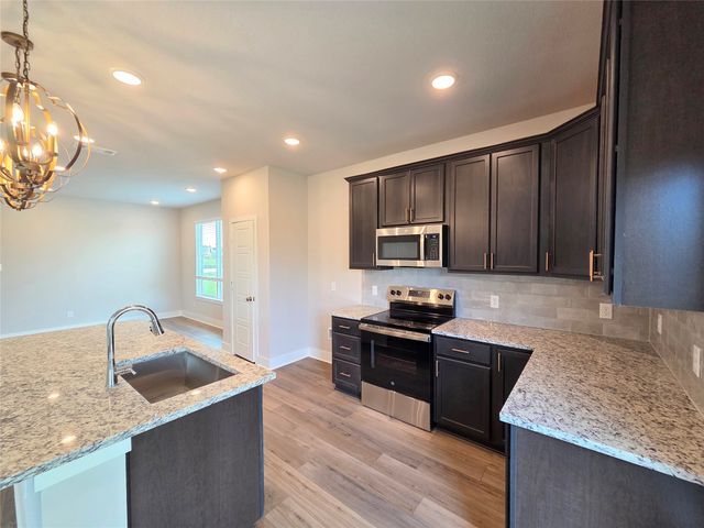 8009 Townsend Drive, Waco, TX 76708