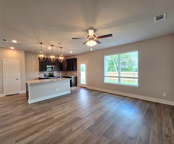 8009 Townsend Drive, Waco, TX 76708