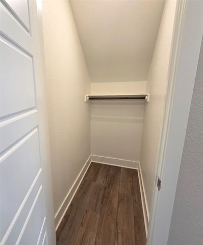 8009 Townsend Drive, Waco, TX 76708