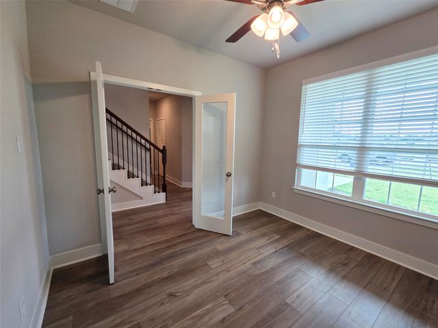 8009 Townsend Drive, Waco, TX 76708