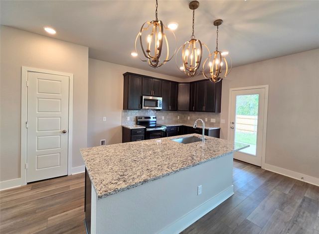 8009 Townsend Drive, Waco, TX 76708