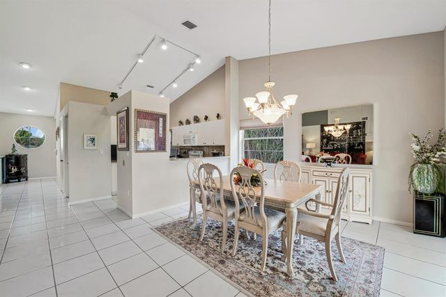 7384 Lake Meadow Way 201, Boynton Beach, FL 33437